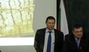 На 15 май 2013 г. главният прокурор Сотир Цацаров и зам.-главните прокурори Борислав Сарафов и Ася Петрова, както и временният ръководиел на Софийската градска прокуратура Роман Василев, дадоха пресконференция в Съдебната палата по повод 350-те хиляди бюлетини, които бяха открити в печатницата в Костинброд и които са извън необходимата бройка за парламентарния вот