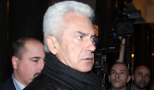 Сидеров се отказа от имунитета си с подигравки