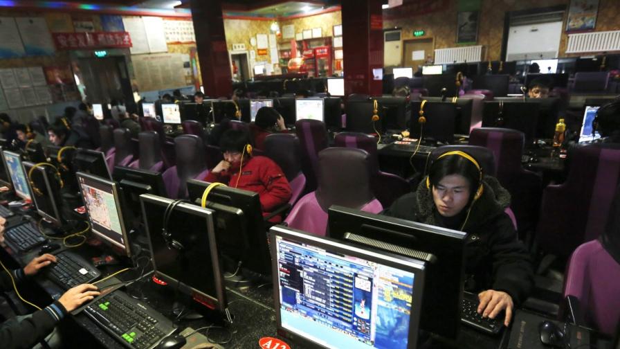 Китай: Интернет потребителите да се регистрират с истинските си имена