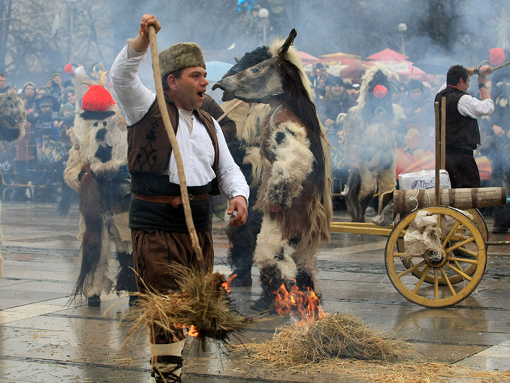 Международен фестивал на маскарадните игри, "Сурва 2014" гр. Перник