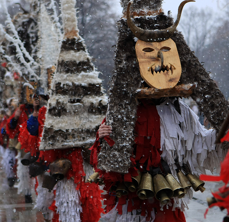 Международен фестивал на маскарадните игри, "Сурва 2014" гр. Перник