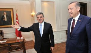 Абдуллах Гюл (вляво) и Реджеп Тайип Ердоган