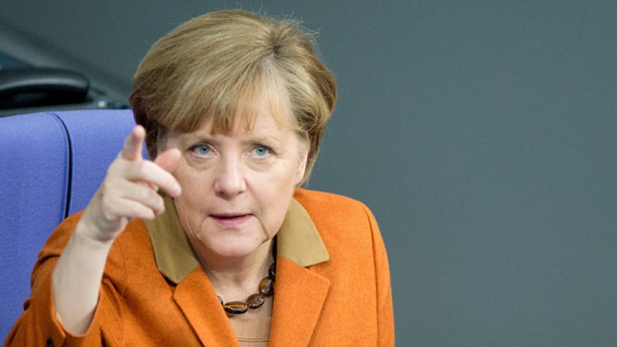 Ковчежникът на Меркел с оставка след финансов скандал