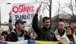 Бедността и безработицата потопиха Босна в насилие