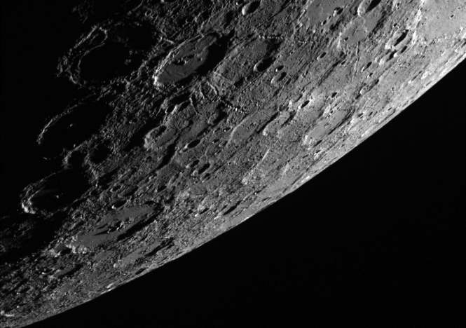 <p><strong>24 февруари</strong> Поради общата енергия на деня, не започвайте дейности, свързани с нова работа, покупка или ремонт на автомобил и домакински уреди, пътувания на дълги разстояния или извънреден труд. Този ден бележи стресова смяна на лунната фаза. Планетарната енергия може да повлияе негативно, затова е подходящо време за обобщаване на резултати. Можете да подредите дома си и да посрещнете гости.</p>