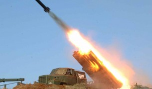 Северна Корея изстреля 25 ракети с малък обсег