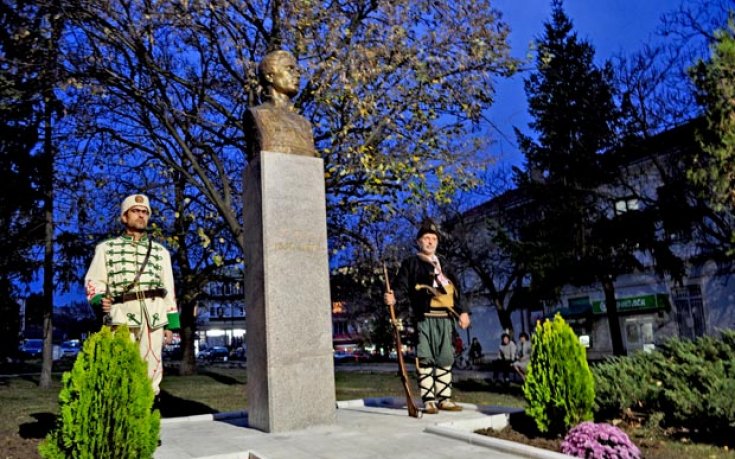 Паметникът на Левски в Исперих