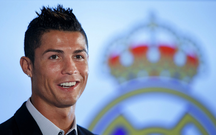 Кристиано Роналдо подписа договор за още 5 години с Реал Мадрид