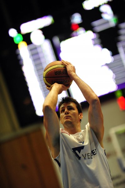 Левски се наложи със 78 77 над Балкан Ботевград в1