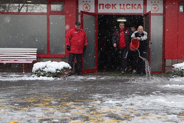 ЦСКА започна без треньор1