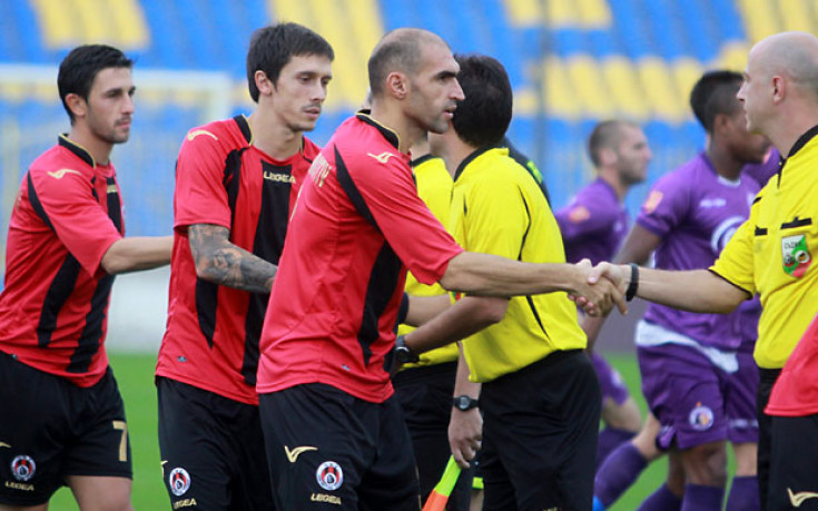 Локо София вкара 3 на Етър, въпреки дъжда, локвите и тъмнината