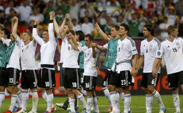 Пестелива Германия потрепери, но изхвърли Дания от Евро 2012