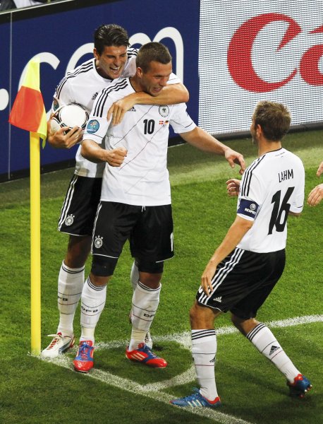 Пестелива Германия потрепери но изхвърли Дания от Евро 20121