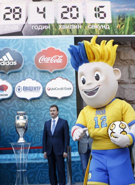 Трофеят за Евро 2012 бе изложен в Киев1