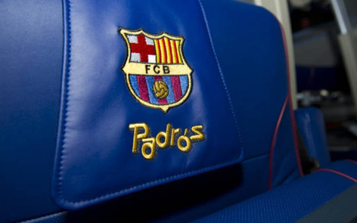 Дядо Коледа дойде със закъснение и при Барса