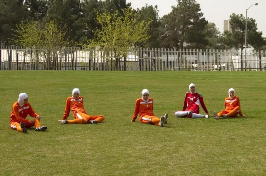 Женският национален отбор по футбол на Иран проведе тренировка на1