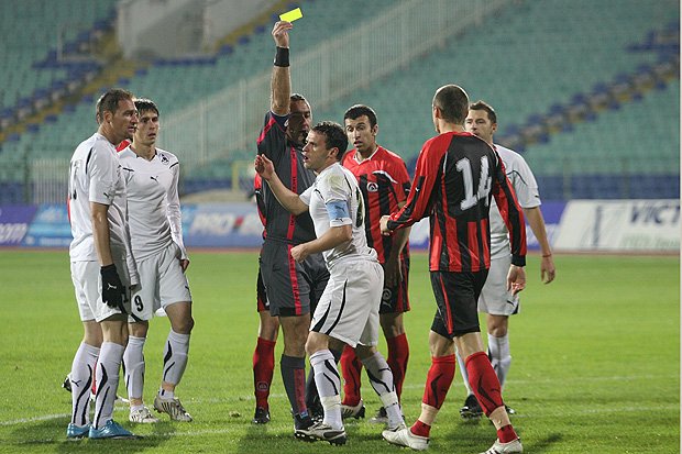 Седем гола две греди и червен картон на малкото столично1