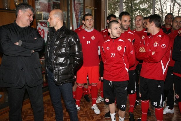 Йоан Андоне посети заедно с футболистите си музея на спортната1