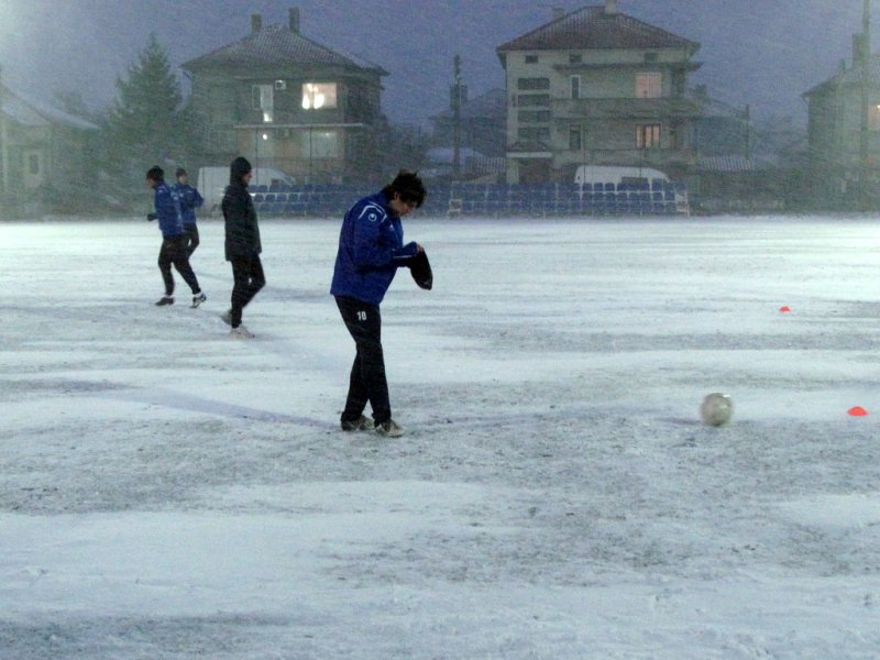 Ледена епоха в Каварна спря подготовката на Левски1