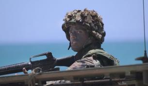 Войник от поделение на морската пехота, наречено "Special Purpose Marine Air-Ground Task Force Crisis Response"