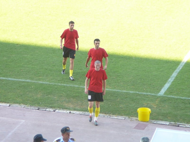 Футболистите на Черно море загряват преди мача1