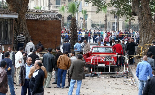 Три самоделни бомби избухнаха в Кайро