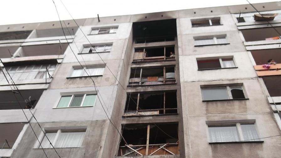 Пожар избухна в асансьорна шахта в "Столипиново"