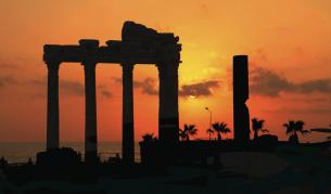 Спътници и сензори ще пазят Помпей