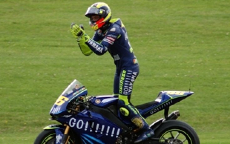 Валентино Роси остава до края на 2008 в Ямаха