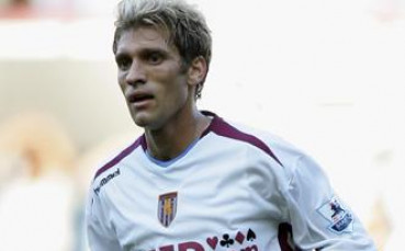 Англия - преди кръга, Стенли се завръща в игра за Вила