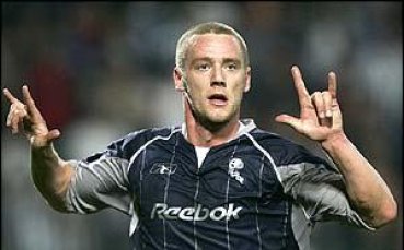 Нолан подписва нов договор с Болтън