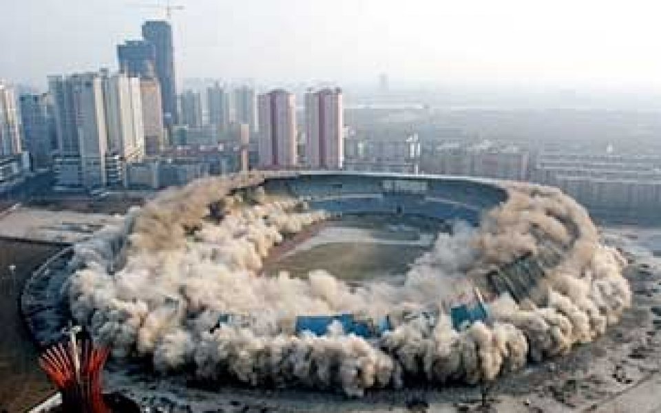 Взривиха 60-хиляден стадион в Китай