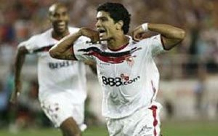 Ренато пропуска три мача на Севиля