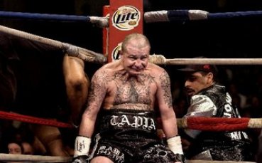 Световен шампион по бокс в болница след свръхдоза кокаин