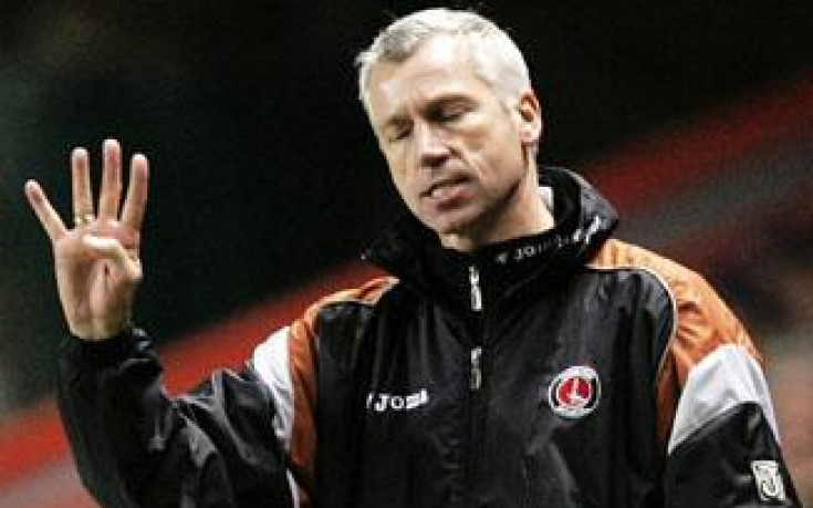 Чарлтън подписа с аматьор