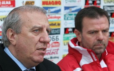 Александър Томов