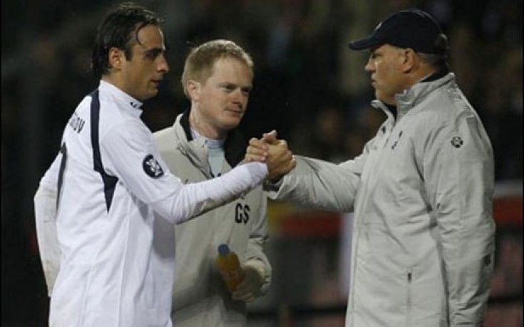 Гардиън: Бербатов остава в Тотнъм още една година