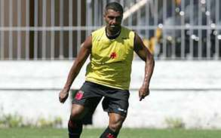 Бразилия подарява на Ромарио уникална фланелка