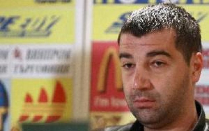 Локо Сф остава в борбата за титлата