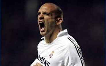 Фиорентина купува Раул