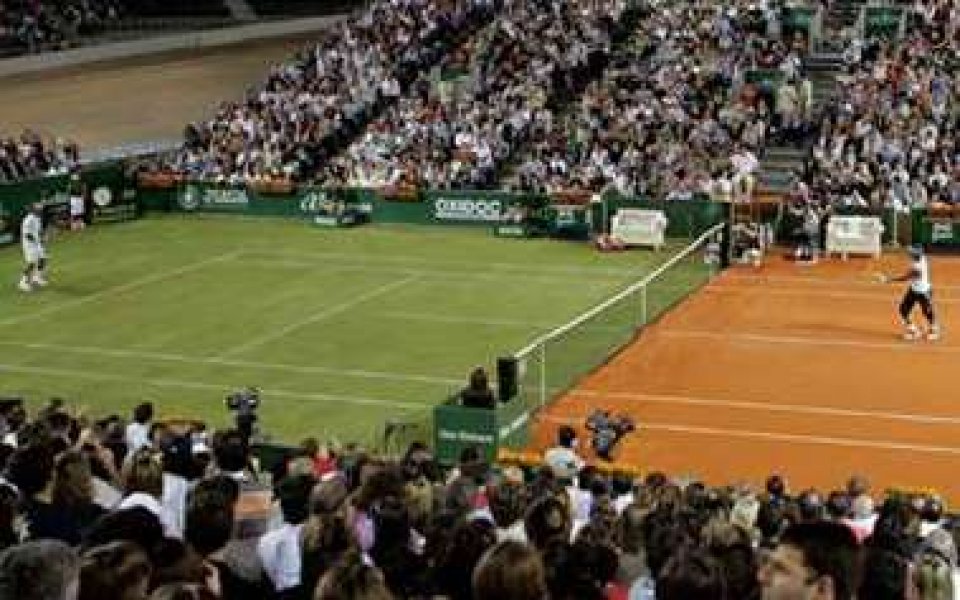 Надал взе скалпа на Федерер в „Битката на настилките”
