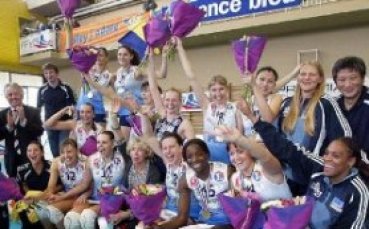 Ева, Мария и Страши са на победа от златото