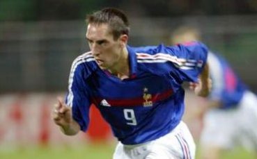 Франция излезе начело в група В