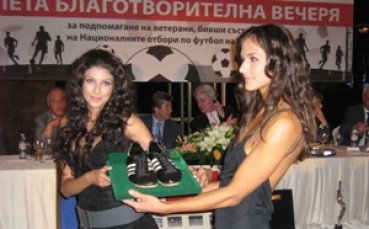 Вальо Грънчаров носи 6600 лева на футболните ветерани