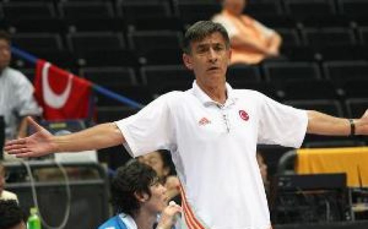 Таневич начело на Фенербахче, Мартинес пое Хирона