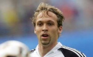 Хинкел остава извън националния