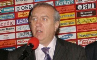 Александър Томов