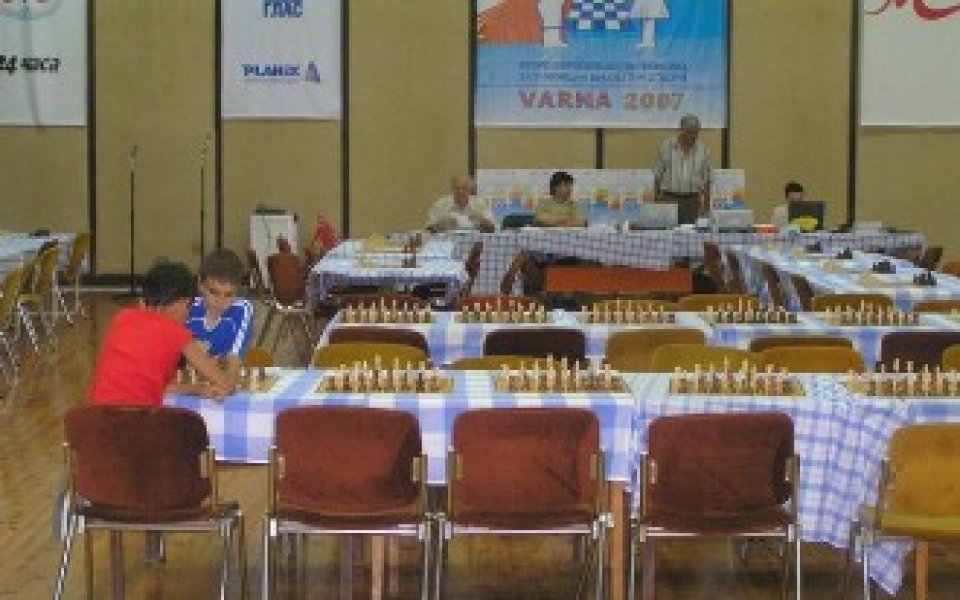 Двама български шампиони на шахматния турнир 