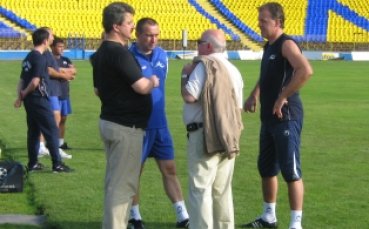 Батков гледа Левски срещу Арка