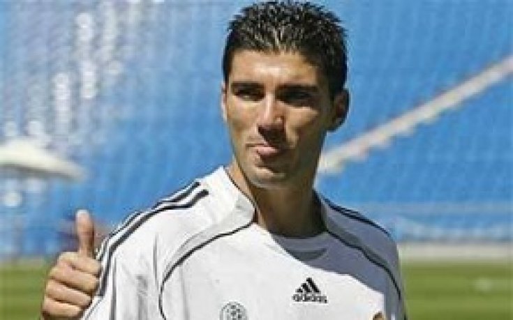 Лион взима Ротен и Рейес